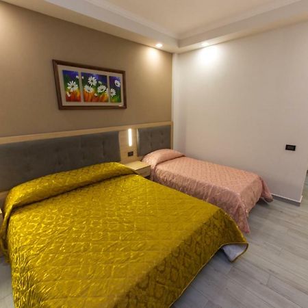 Western Star Hotel Дуррес Екстер'єр фото