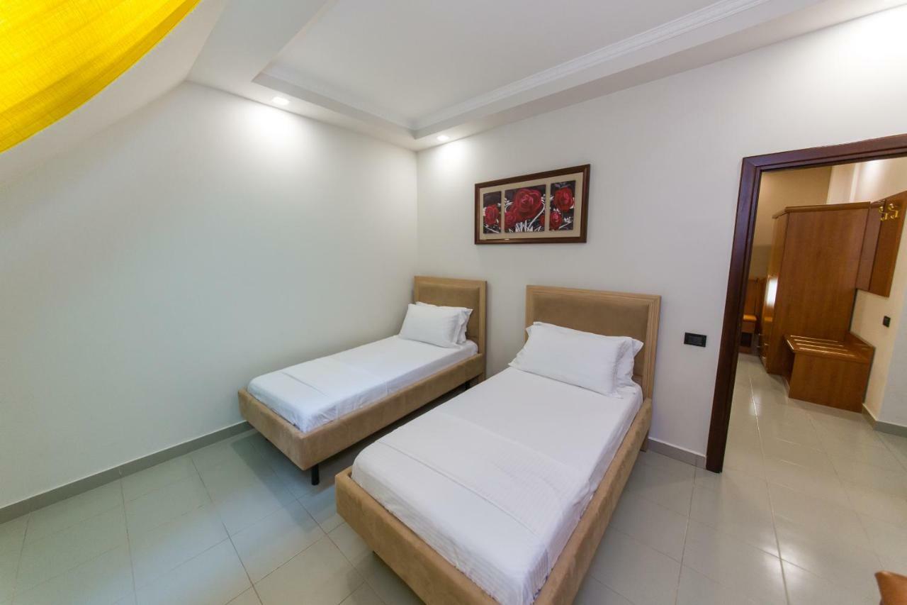 Western Star Hotel Дуррес Екстер'єр фото