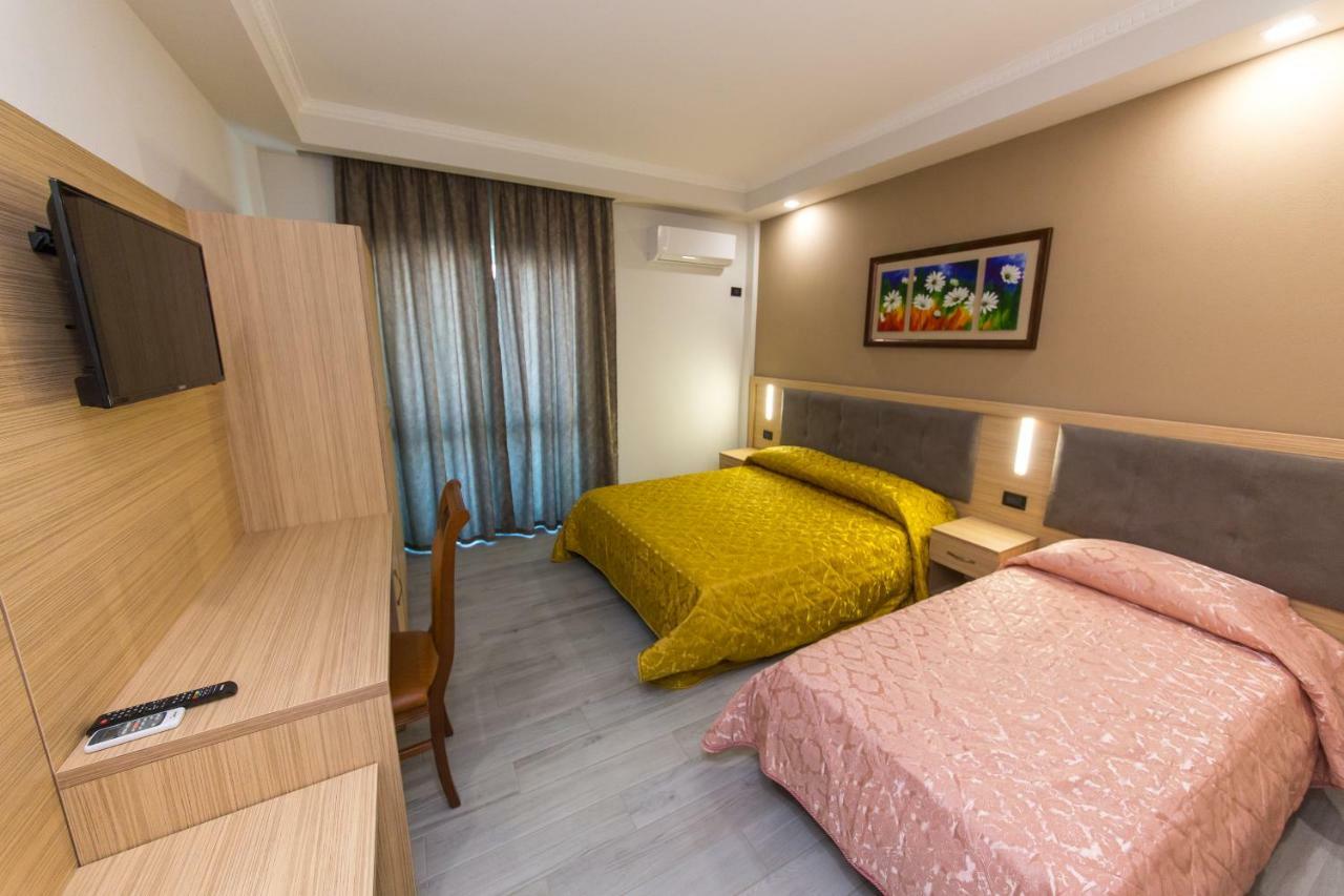 Western Star Hotel Дуррес Екстер'єр фото