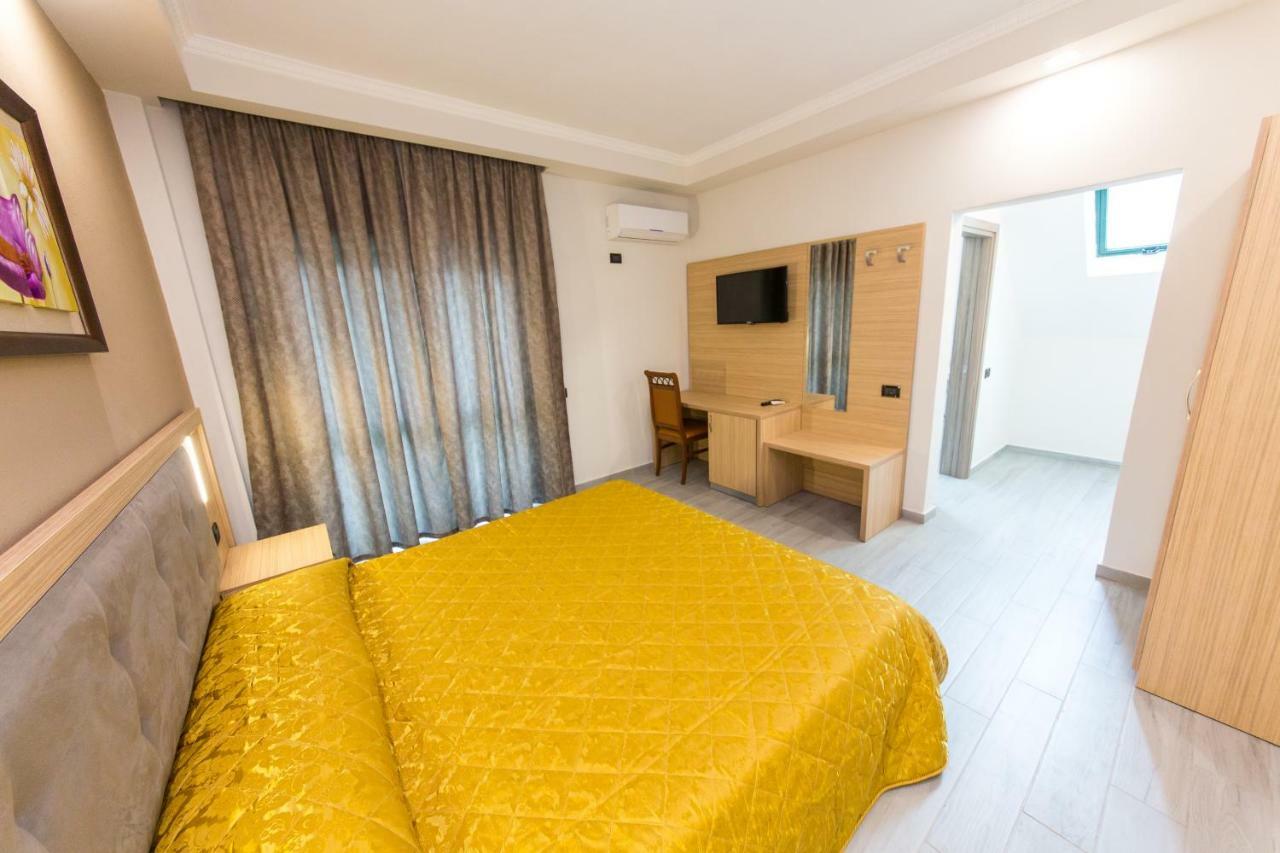 Western Star Hotel Дуррес Екстер'єр фото