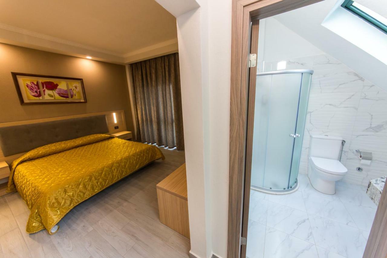 Western Star Hotel Дуррес Екстер'єр фото